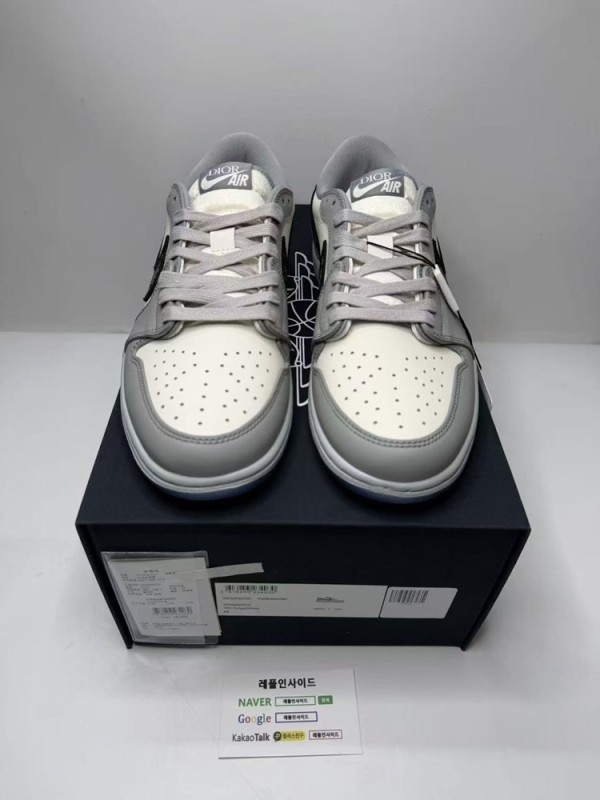 레플리카 명품 [AIR JORDAN] 에어조던1 레트로 로우 OG x 디올 DIOR CN8608-002 남녀공용 (PK공장) - 앞면 실사 1