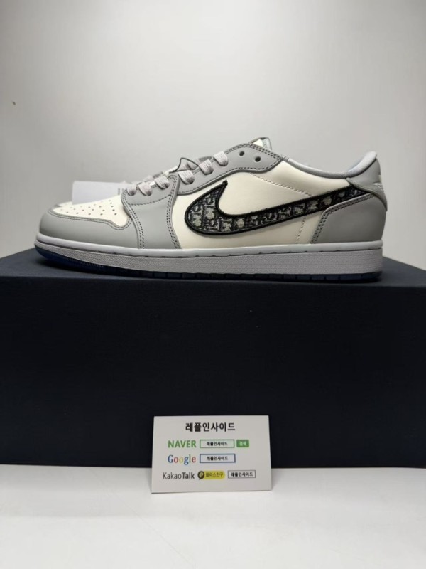 레플리카 명품 [AIR JORDAN] 에어조던1 레트로 로우 OG x 디올 DIOR CN8608-002 남녀공용 (PK공장) - 옆면 실사 2