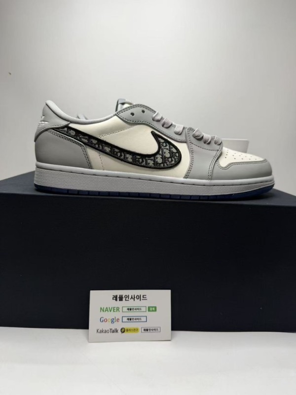 레플리카 명품 [AIR JORDAN] 에어조던1 레트로 로우 OG x 디올 DIOR CN8608-002 남녀공용 (PK공장) - 뒷면 실사 3