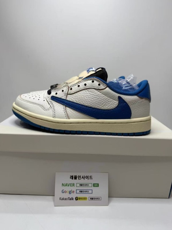 레플리카 명품 [AIR JORDAN] 트래비스 스캇 x 프라그먼트 x 에어조던1 로우 밀리터리 블루 DM7866-104 남녀공용 (OG공장) - 옆면 실사 2