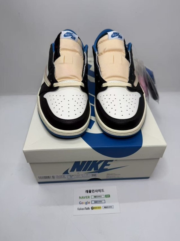 레플리카 명품 [AIR JORDAN] 트래비스 스캇 x 프라그먼트 x 에어조던1 로우 DM7866-140 남녀공용 (OG공장) - 앞면 실사 1