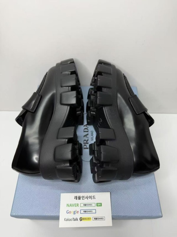 레플리카 명품 [PRADA] 프라다 브러시드 모놀리스 로퍼 남녀공용 실사 디테일! - 소재 실사 6