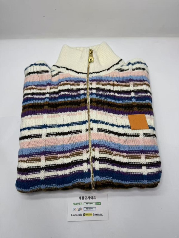 레플리카 명품 [LOUIS VUITTON] 루이비통 스트라이프드 케이블 니트 트랙 톱 남성용 - 앞면 실사 1