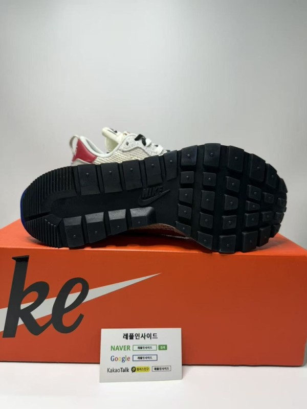 레플리카 명품 [NIKE] 나이키 X 사카이 베이퍼와플 로얄푸시아 CV1363-100 남녀공용 (PK공장) 디테일 실사! - 로고 실사 5