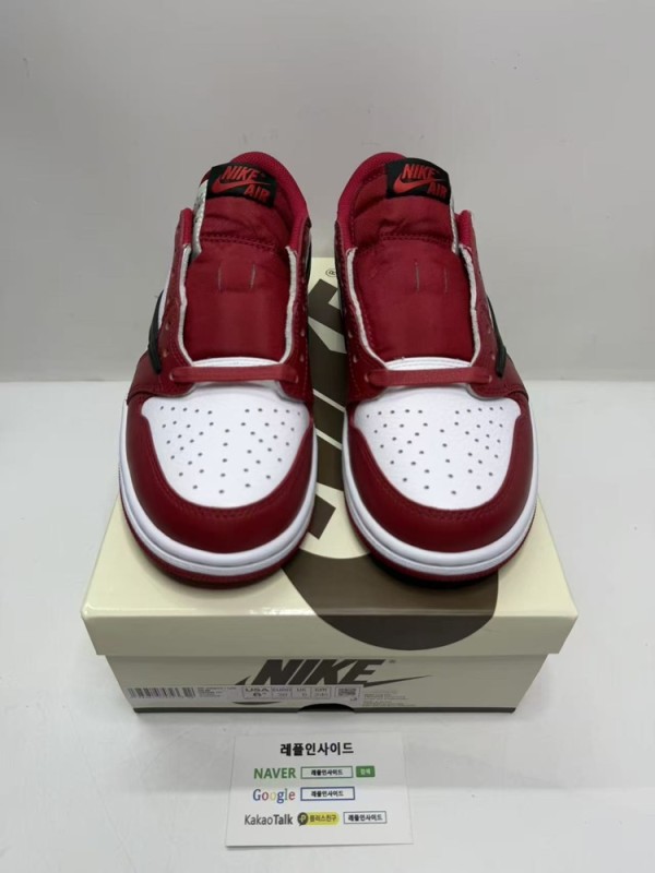 레플리카 명품 [AIR JORDAN] 트래비스 스캇 x 에어조던1 로우 OG 시카고 DM7866-101 남녀공용 (X공장) - 앞면 실사 1