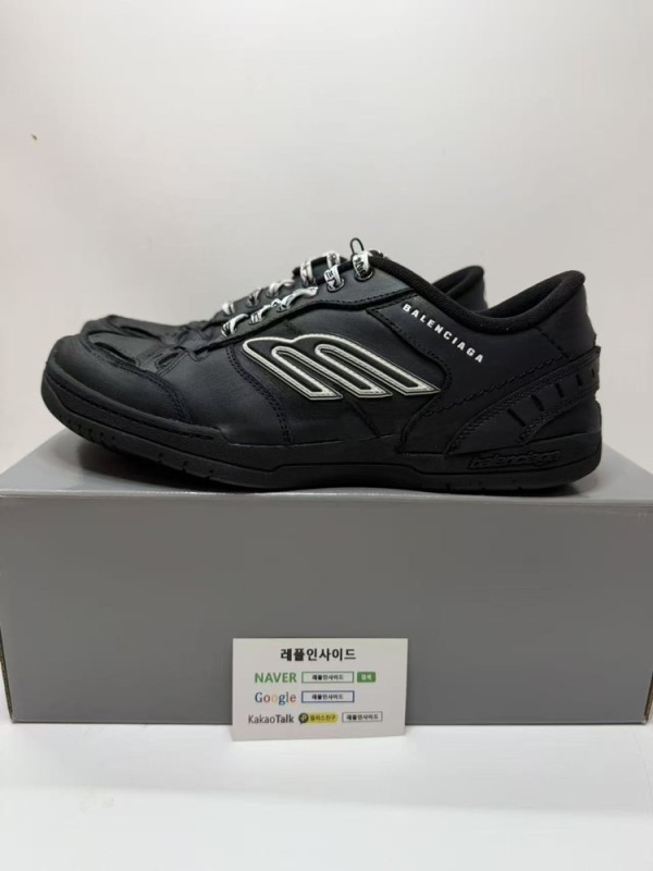 레플리카 명품 [BALENCIAGA] 발렌시아가 햄튼스 원 아웃 스니커즈 남녀공용 실사 디테일! - 옆면 실사 2