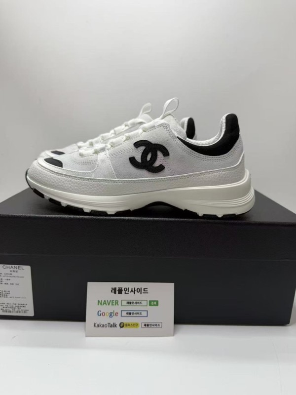 레플리카 명품 [CHANEL] 샤넬 CC로고 스웨이드 가죽 스니커즈 여성용 실사 디테일! - 옆면 실사 2