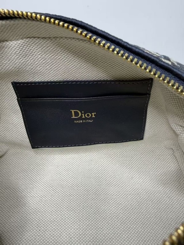 레플리카 명품 [DIOR] 디올 보올 파우치 크로스백 디테일 실사! - 라벨 실사 8