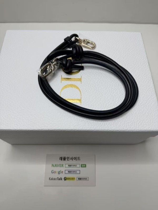 레플리카 명품 [DIOR] 디올 보올 파우치 크로스백 디테일 실사! - 상세 이미지 10 실사 10