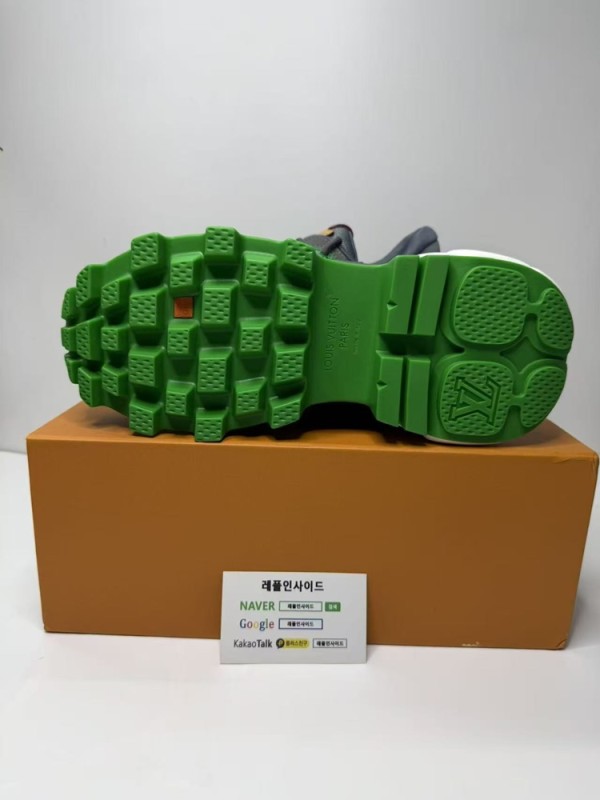 레플리카 명품 [LOUIS VUITTON] 루이비통 LV 서밋 스니커즈 남성용 디테일 실사! - 로고 실사 5