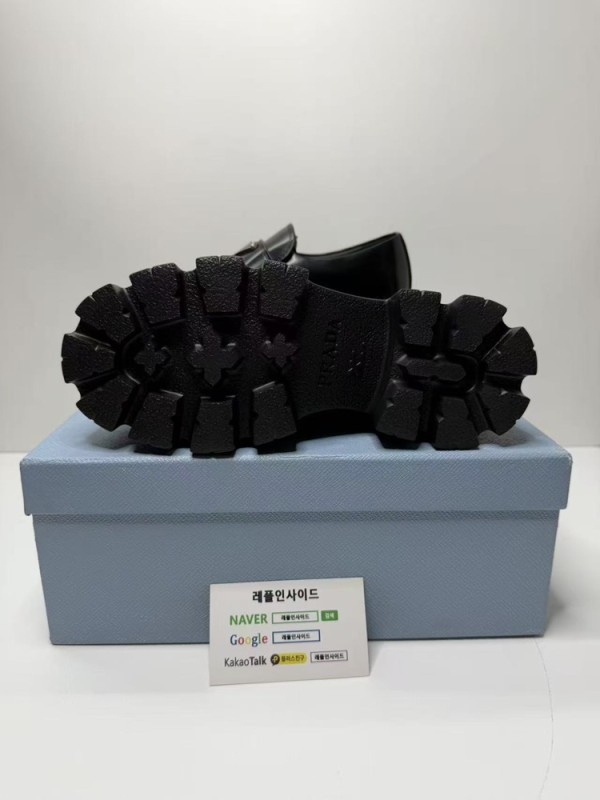 레플리카 명품 [PRADA] 프라다 브러시드 모놀리스 로퍼 남녀공용 실사 디테일! - 로고 실사 5