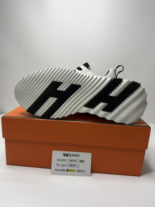 레플리카 명품 [HERMES] 에르메스 바운싱 스니커즈 남성용 실사 디테일! - 로고 실사 5