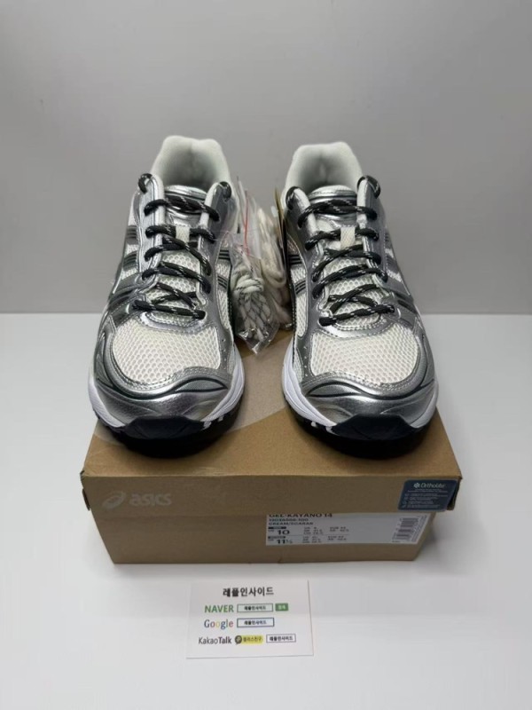 레플리카 명품 [ASICS] KITH x 젤 카야노 14 크림 스카라브 1203A566-100 남성용 (ZH공장) - 앞면 실사 1