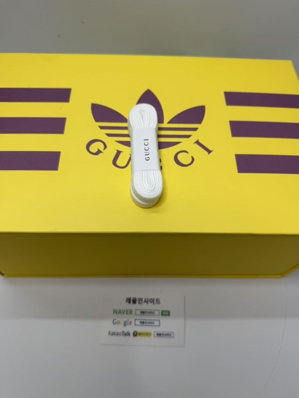 레플리카 명품 [GUCCI] 구찌 x 아디다스 스웨이드 가젤 스니커즈 남녀공용 실사 디테일! - 라벨 실사 8