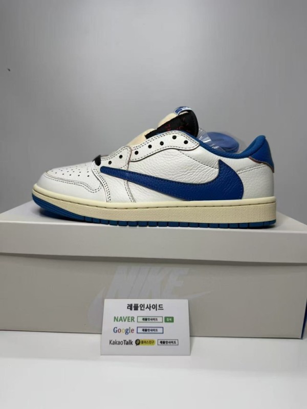 레플리카 명품 [AIR JORDAN] 트래비스 스캇 x 프라그먼트 x 에어조던1 로우 밀리터리 블루 DM7866-104 남녀공용 (LJR공장) - 옆면 실사 2