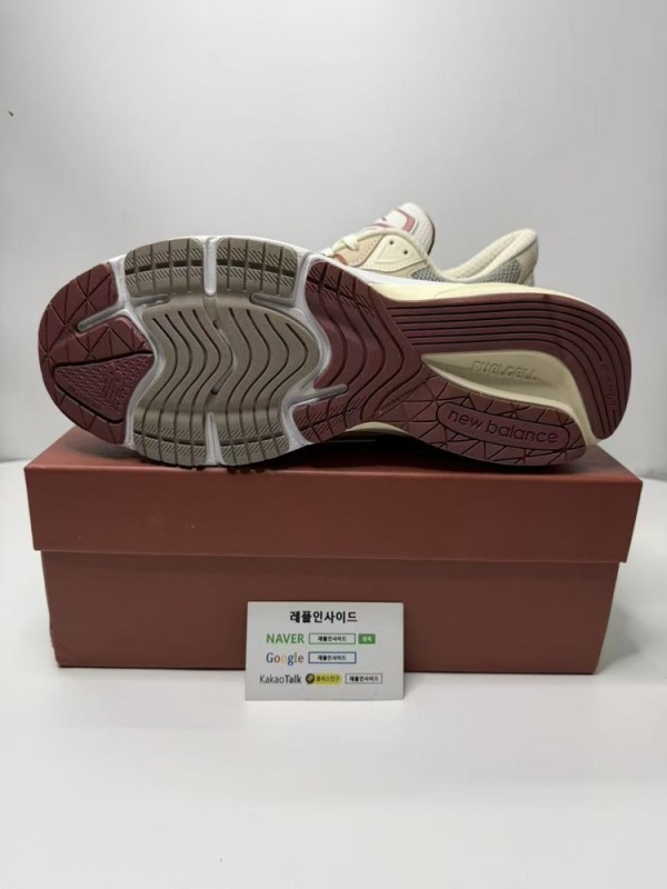 레플리카 명품 [New Balance] 뉴발란스 x 로로피아나 990v6 메이드 인 USA 크림 U990LP6 남녀공용 디테일 실사! - 로고 실사 5