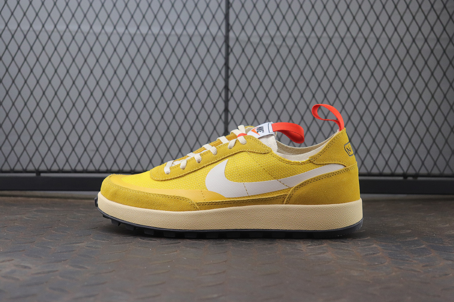 [NIKE] 나이키 X 톰삭스 제너럴 퍼포즈 슈 옐로우 DA6672-700 남녀공용