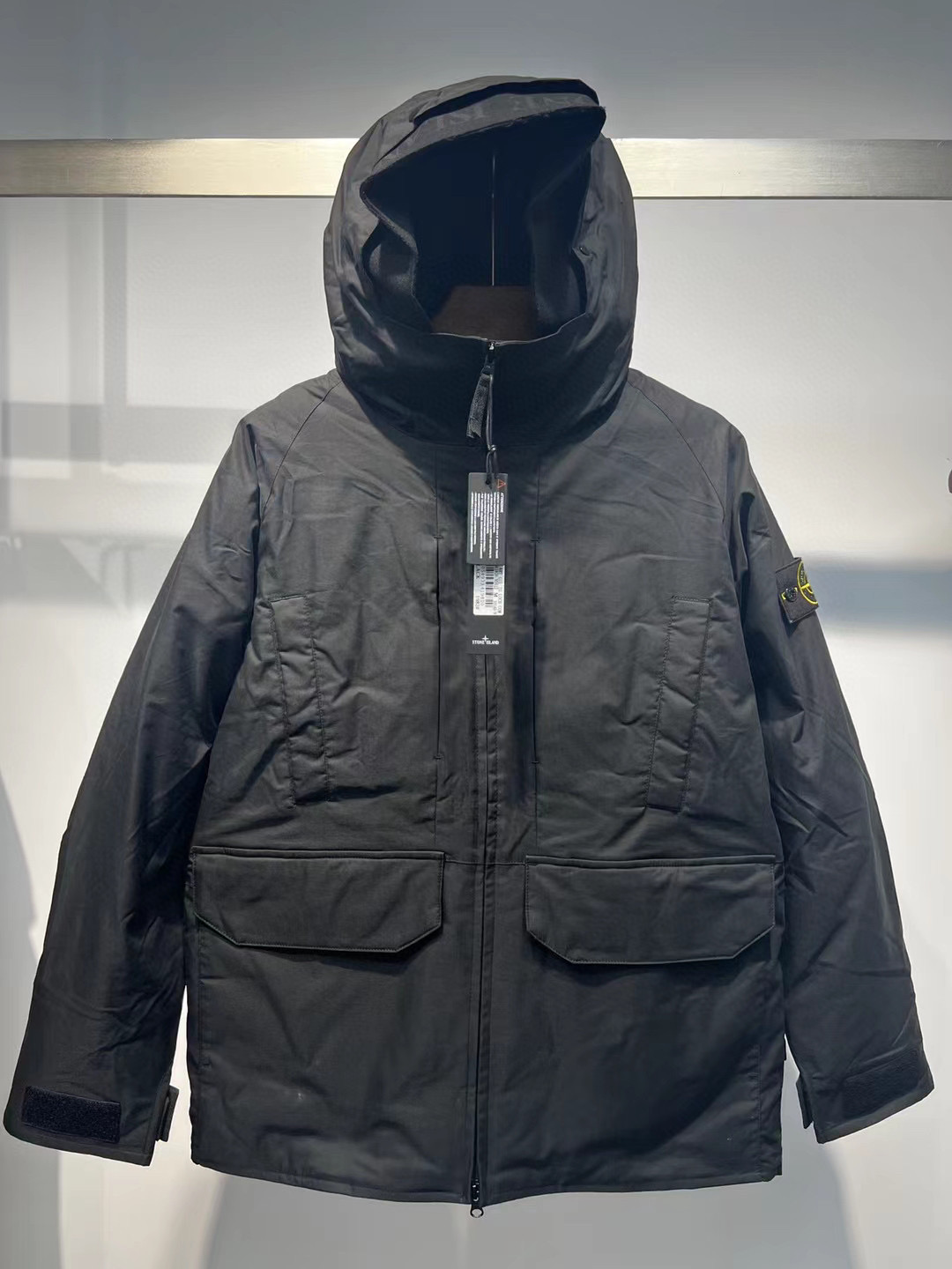 [STONE ISLAND] 스톤아일랜드 와펜 패딩 블랙 남성용