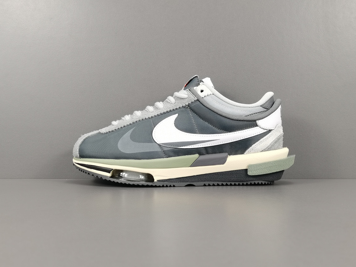 [NIKE] 사카이 x 나이키 코르테즈 SP 아이언 그레이 DQ0581-001 남녀공용 (PKgod버전)