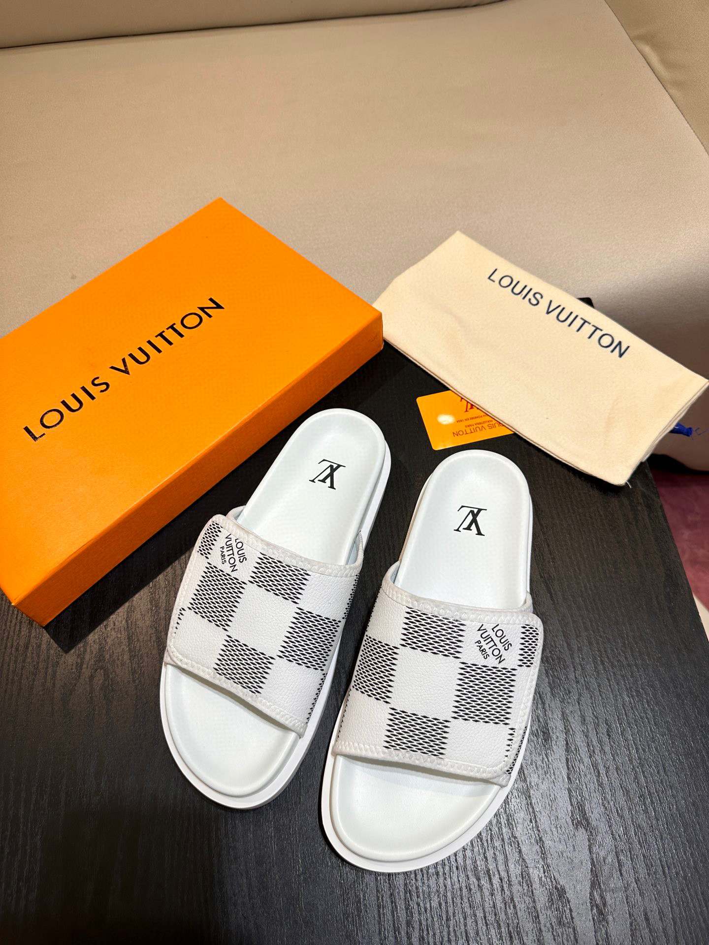 [LOUIS VUITTON] 루이비통 슬리퍼 남성용