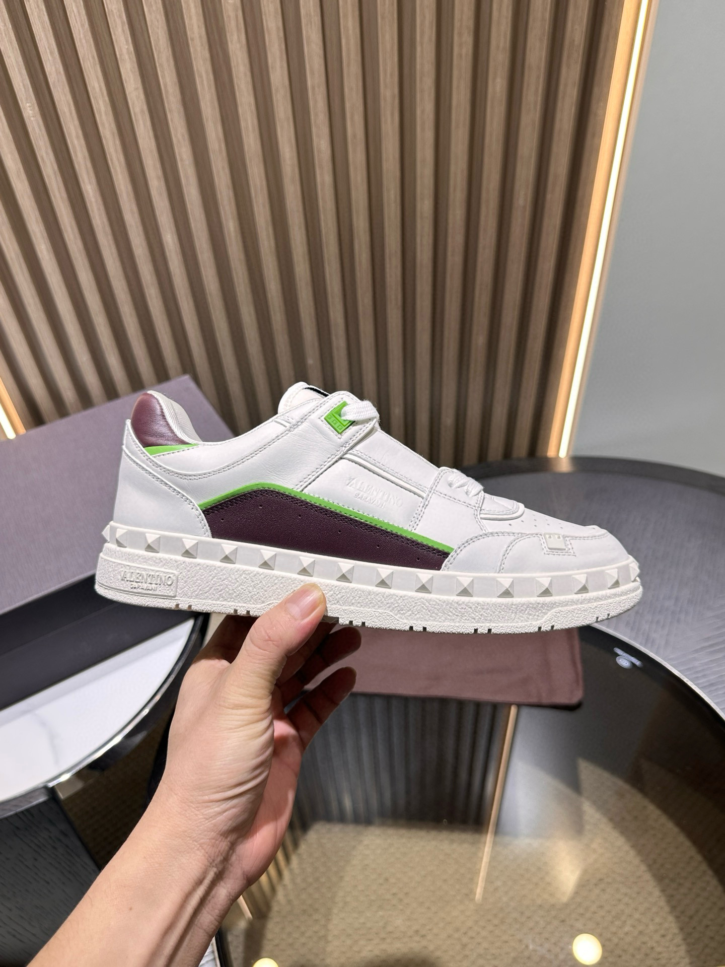 [VALENTINO] 발렌티노 FREEDOTS 스니커즈 남성용