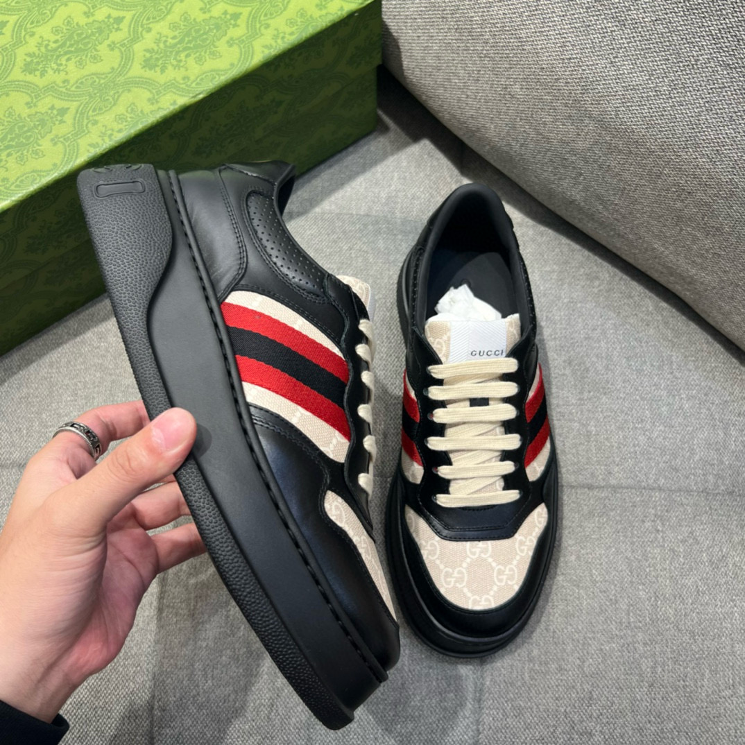 [GUCCI] 구찌 GG 엠보스 스니커즈 남녀공용