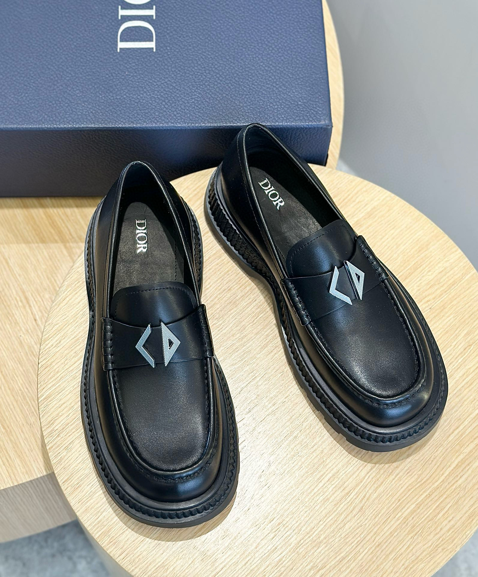 [DIOR] 디올 버팔로 로퍼 남성용