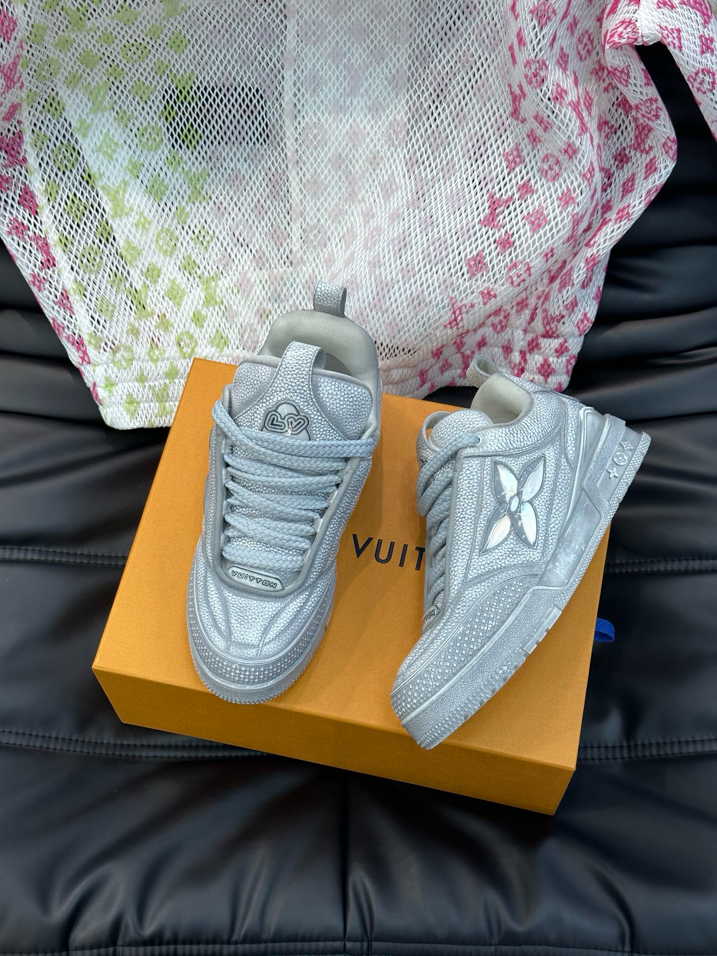 [LOUIS VUITTON] 루이비통 LV 스케이트 모노그램 플라워 스니커즈 남성용
