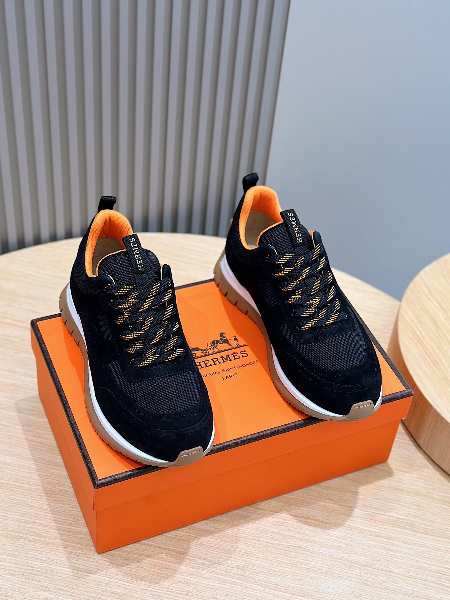 [HERMES] 에르메스 지미 스니커즈 남성용