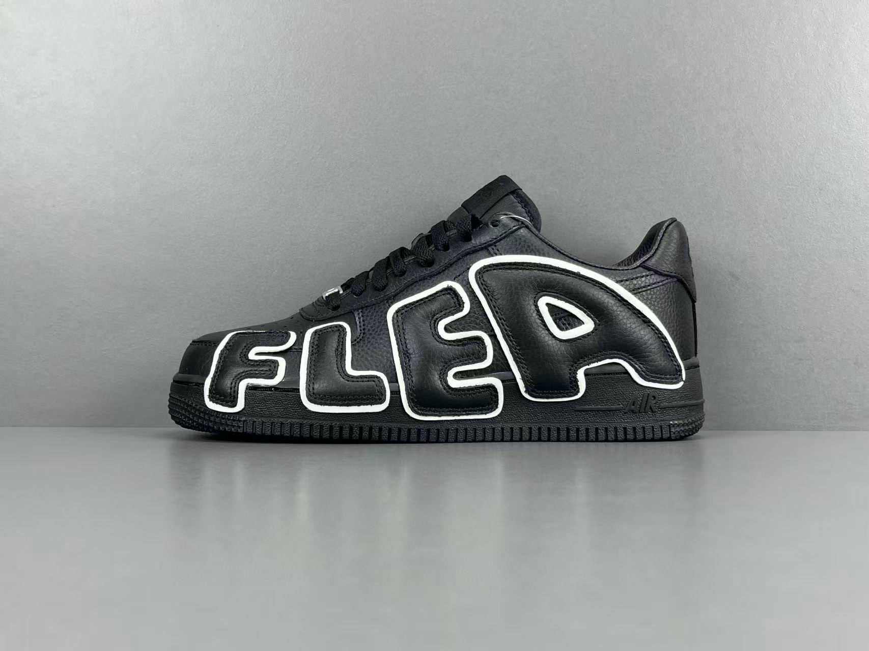 [NIKE] 나이키 x CPFM 에어포스1 로우 에어 플리 블랙 HJ8463-001 남성용