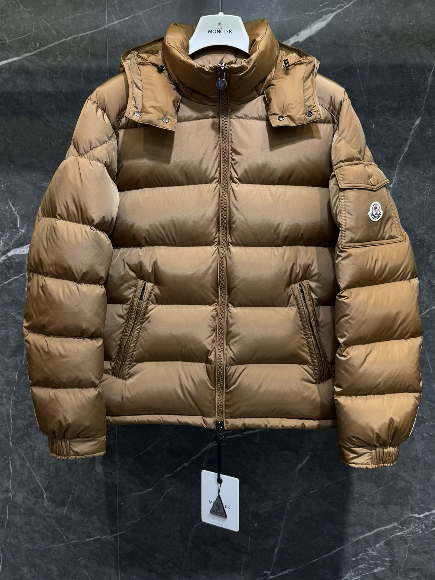 [MONCLER] 몽클레어 마야 MAYA 패딩 라이트 베이지 남성용