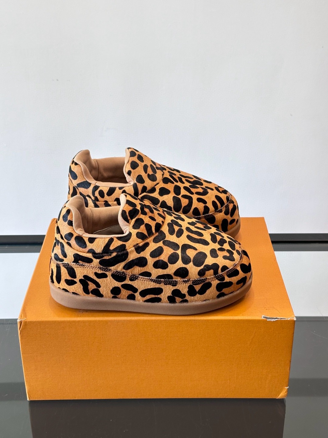 [LOUIS VUITTON] 루이비통 x 니고 LV 예티 슬립온 슈즈 남녀공용