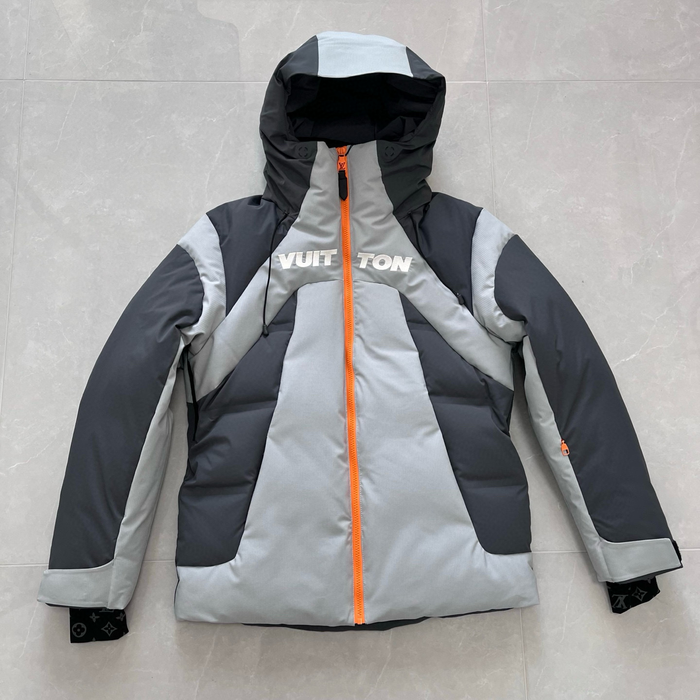 [LOUIS VUITTON] 루이비통 스키 테크닉 패딩 점퍼 남성용