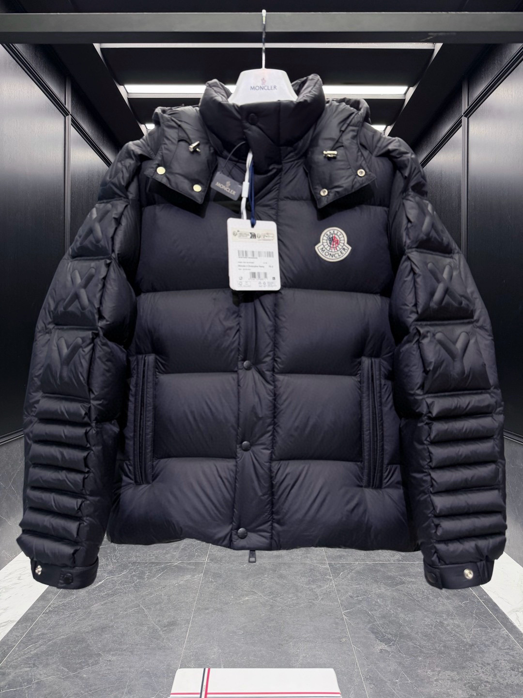 [MONCLER] 몽클레어 X RAXXY DOFA 쇼트 다운 재킷 패딩 남성용