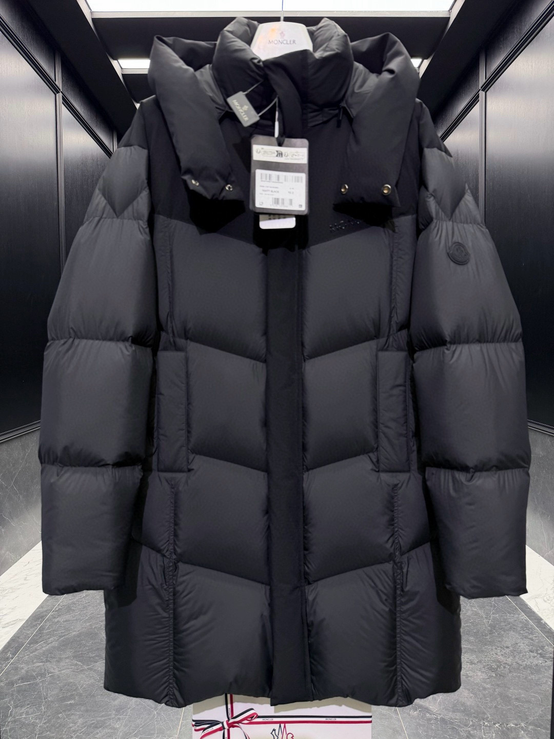 [MONCLER] 몽클레어 Matt Black 3388 롱 다운 롱패딩 남성용