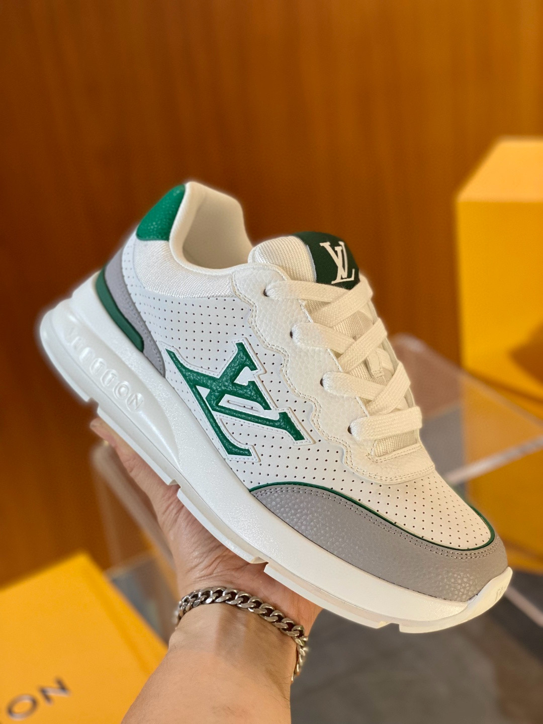 [LOUIS VUITTON] 루이비통 클래식 스니커즈 남성용