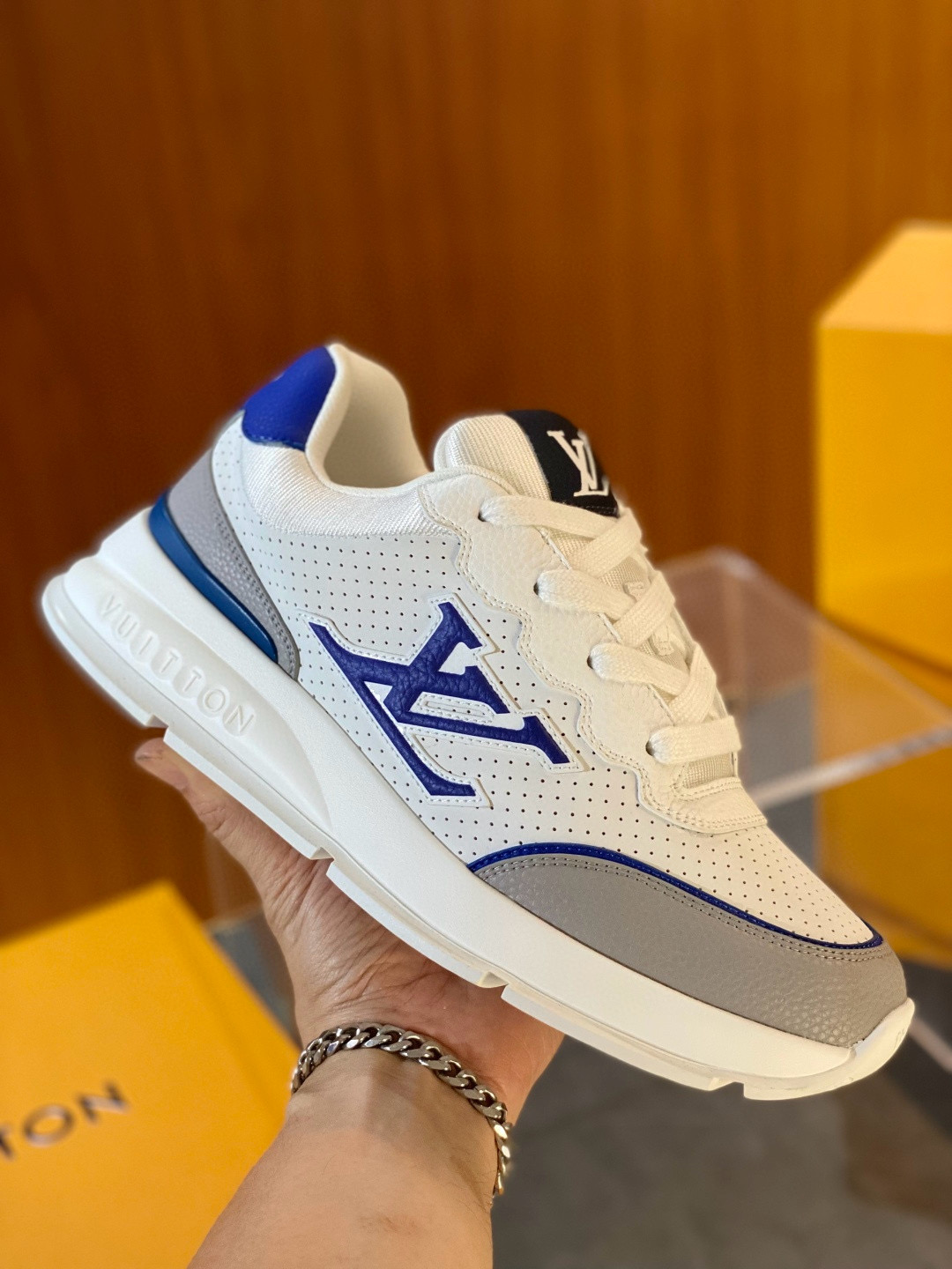 [LOUIS VUITTON] 루이비통 클래식 스니커즈 남성용