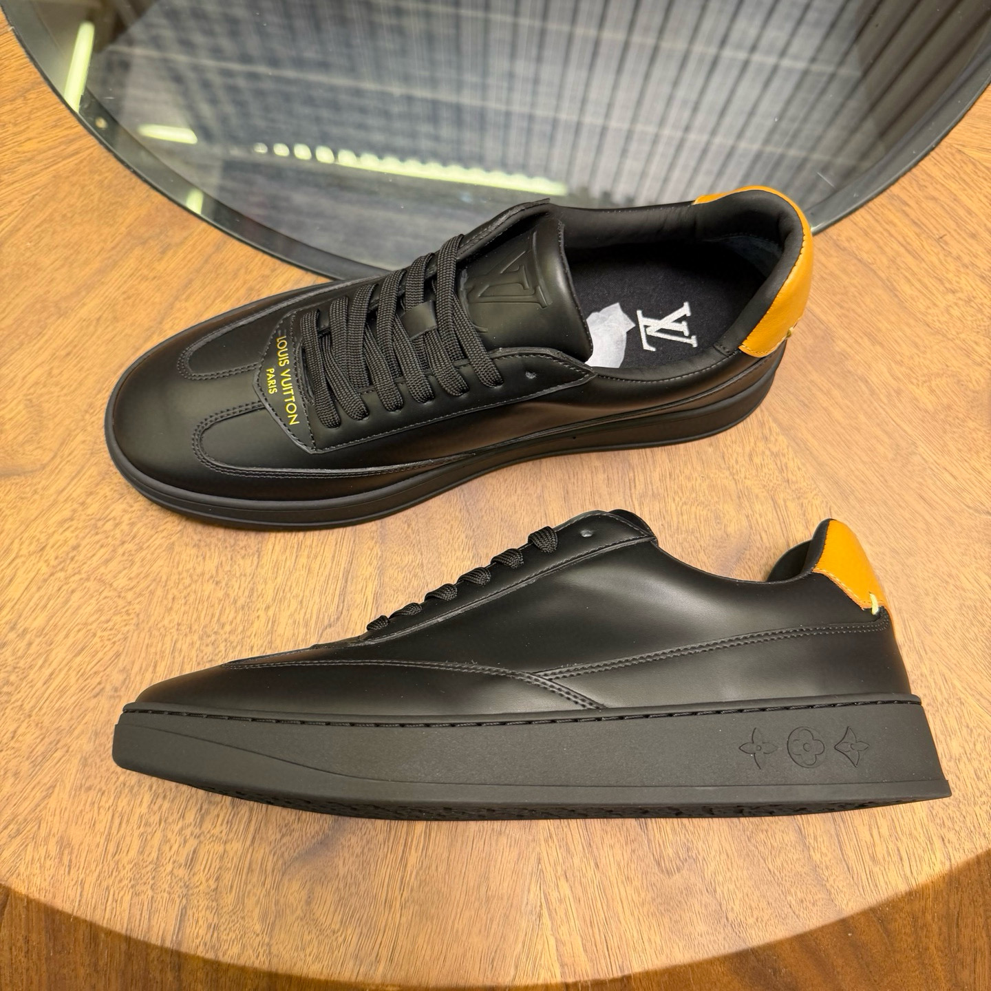 [LOUIS VUITTON] 루이비통 LV FLASH 스니커즈 남성용