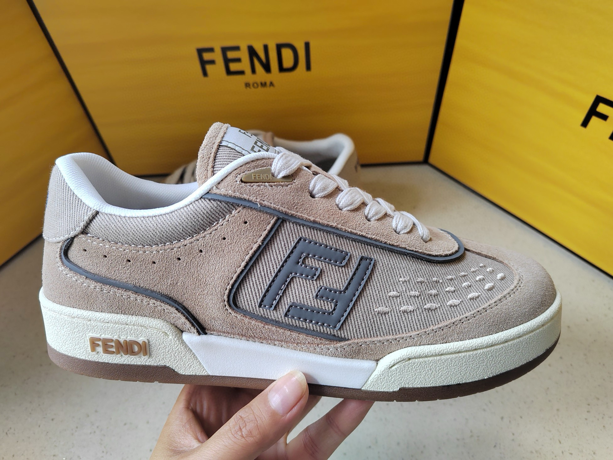 [FENDI] 펜디 매치 스니커즈 남녀공용