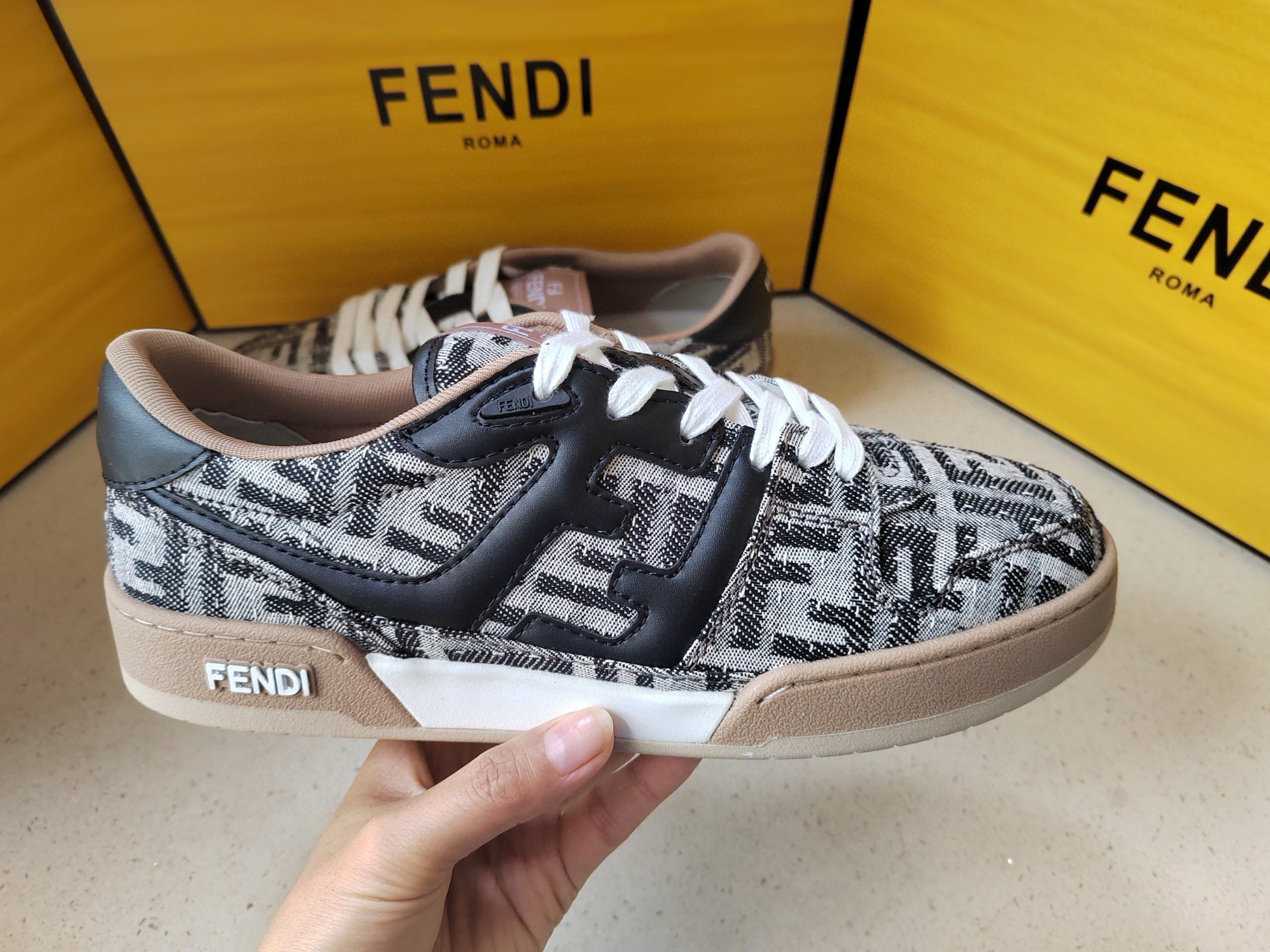 [FENDI] 펜디 매치 스니커즈 남녀공용