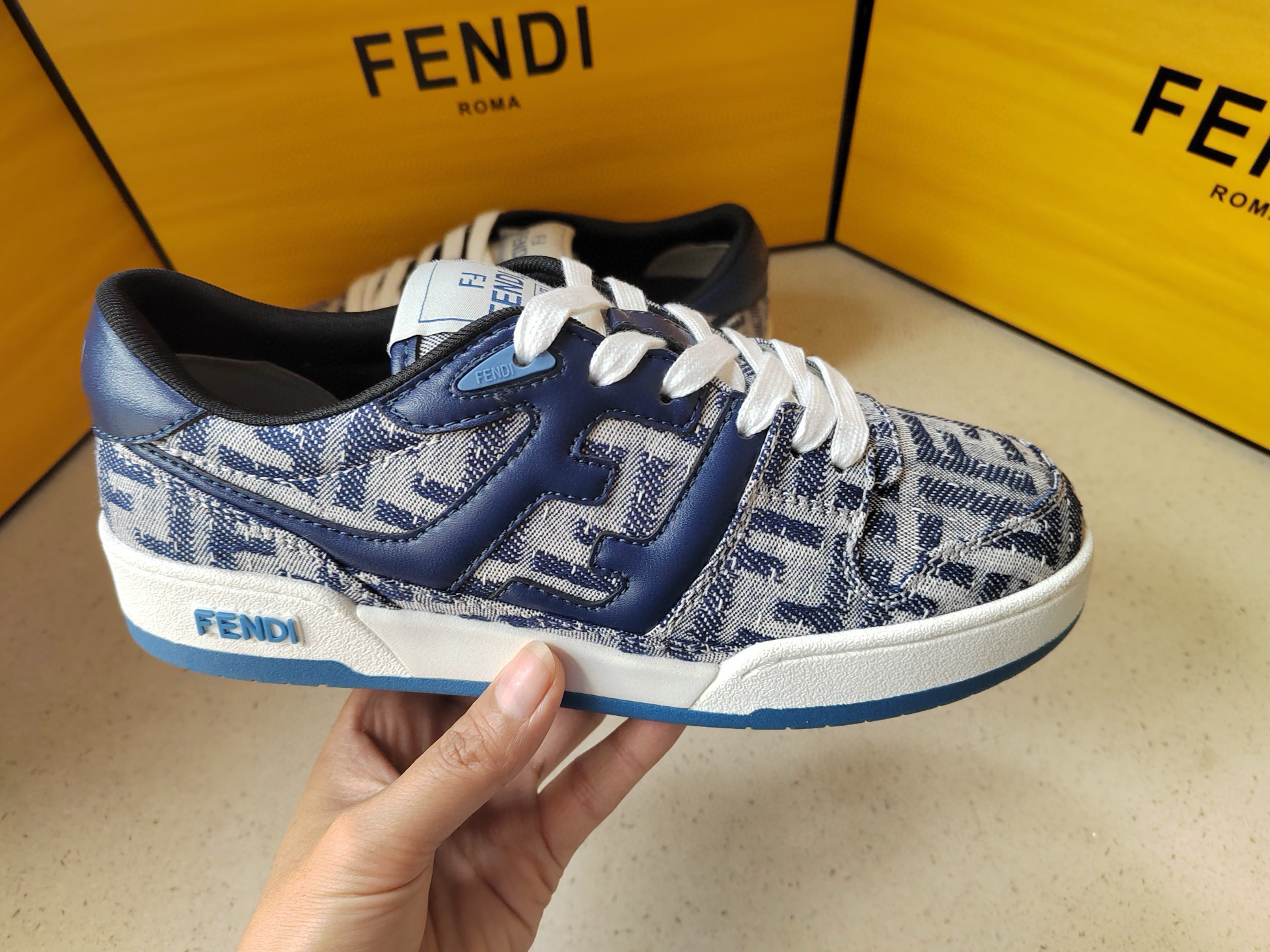 [FENDI] 펜디 매치 스니커즈 남녀공용