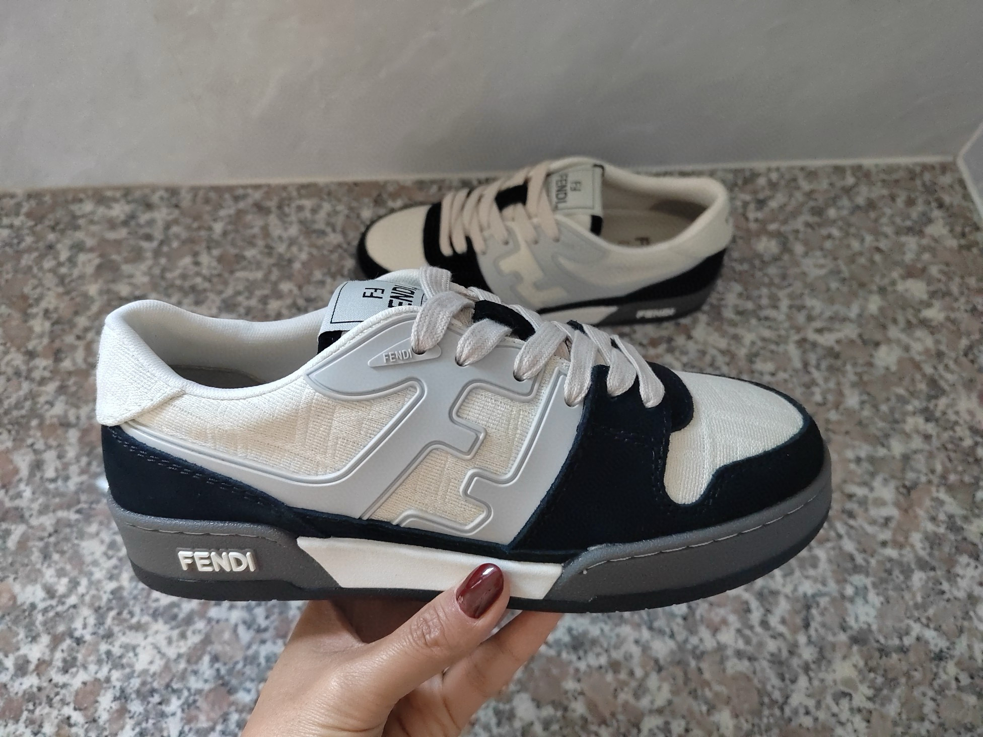 [FENDI] 펜디 매치 스니커즈 남녀공용