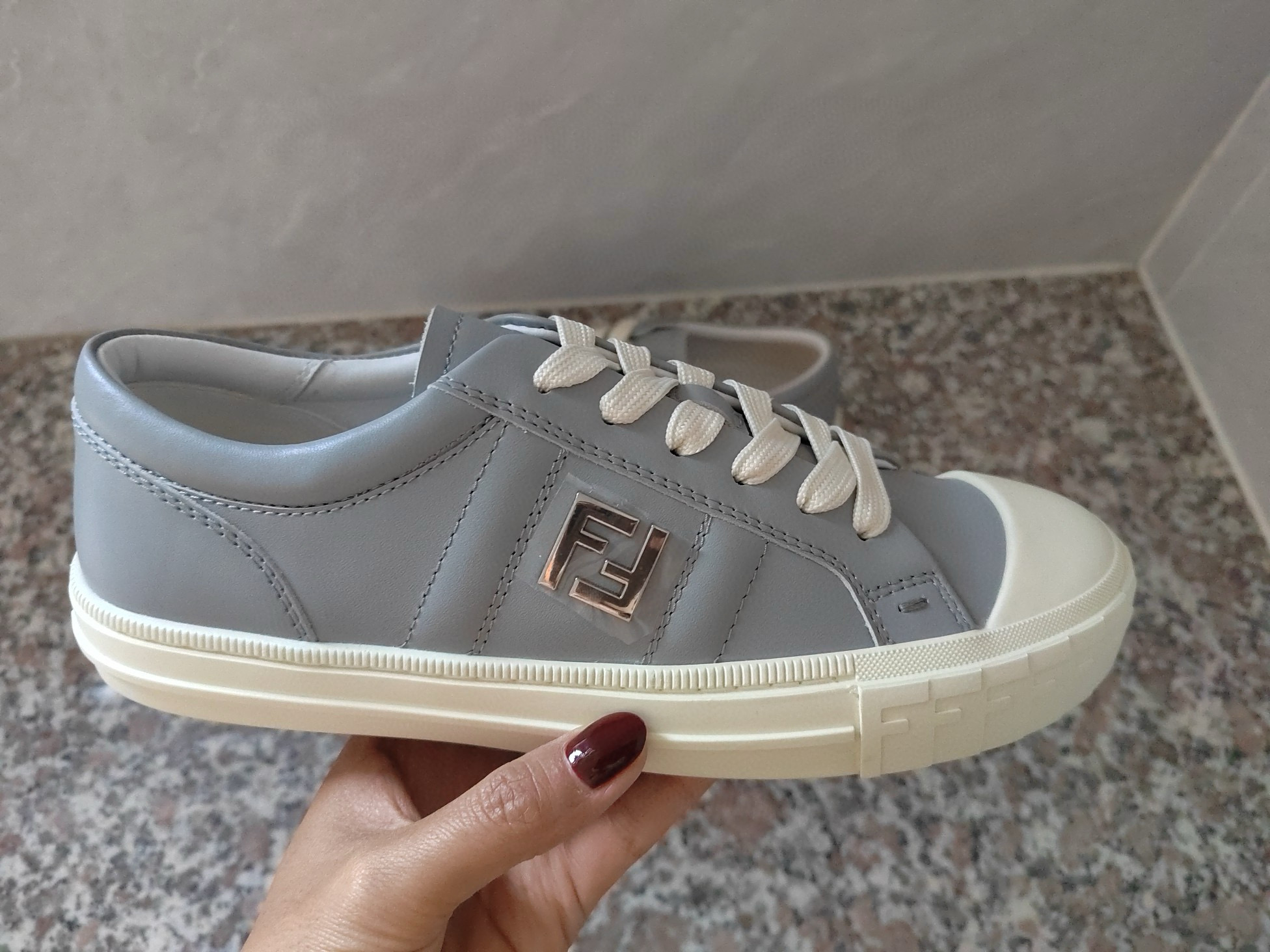 [FENDI] 펜디 도미노 스니커즈 남녀공용