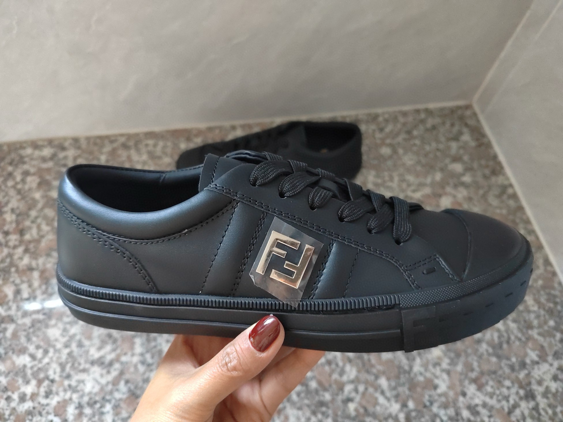 [FENDI] 펜디 도미노 스니커즈 남녀공용