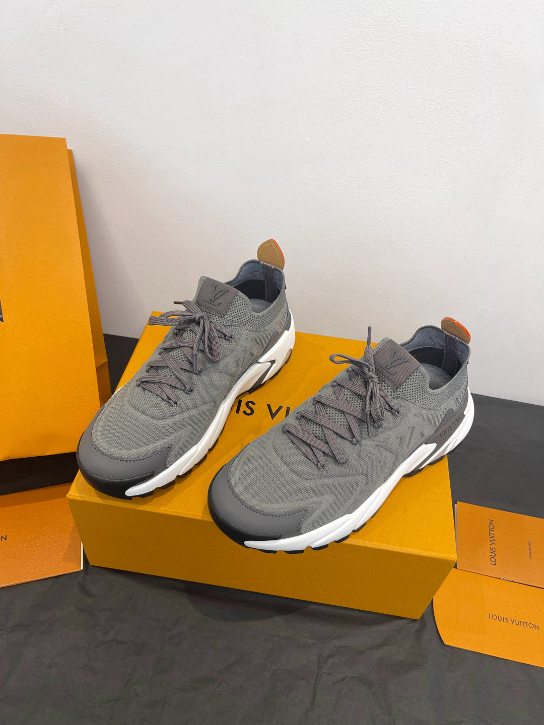 [LOUIS VUITTON] 루이비통 러너 타틱 스니커즈 남성용