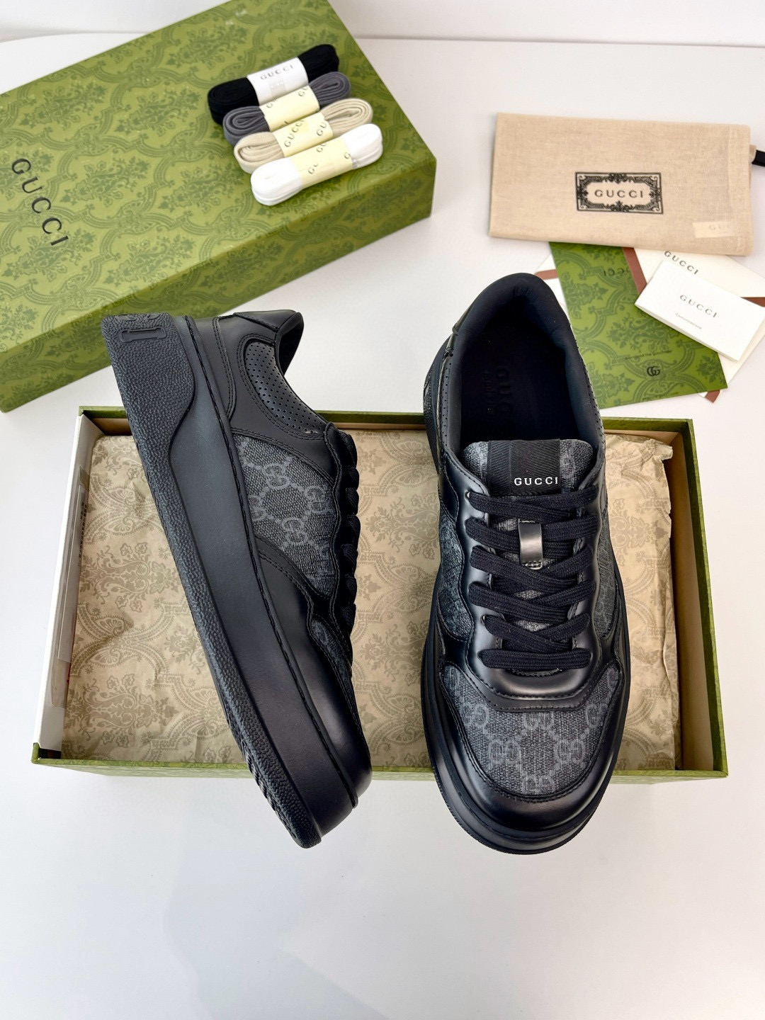 [GUCCI] 구찌 청키 웹 스니커즈 남성용