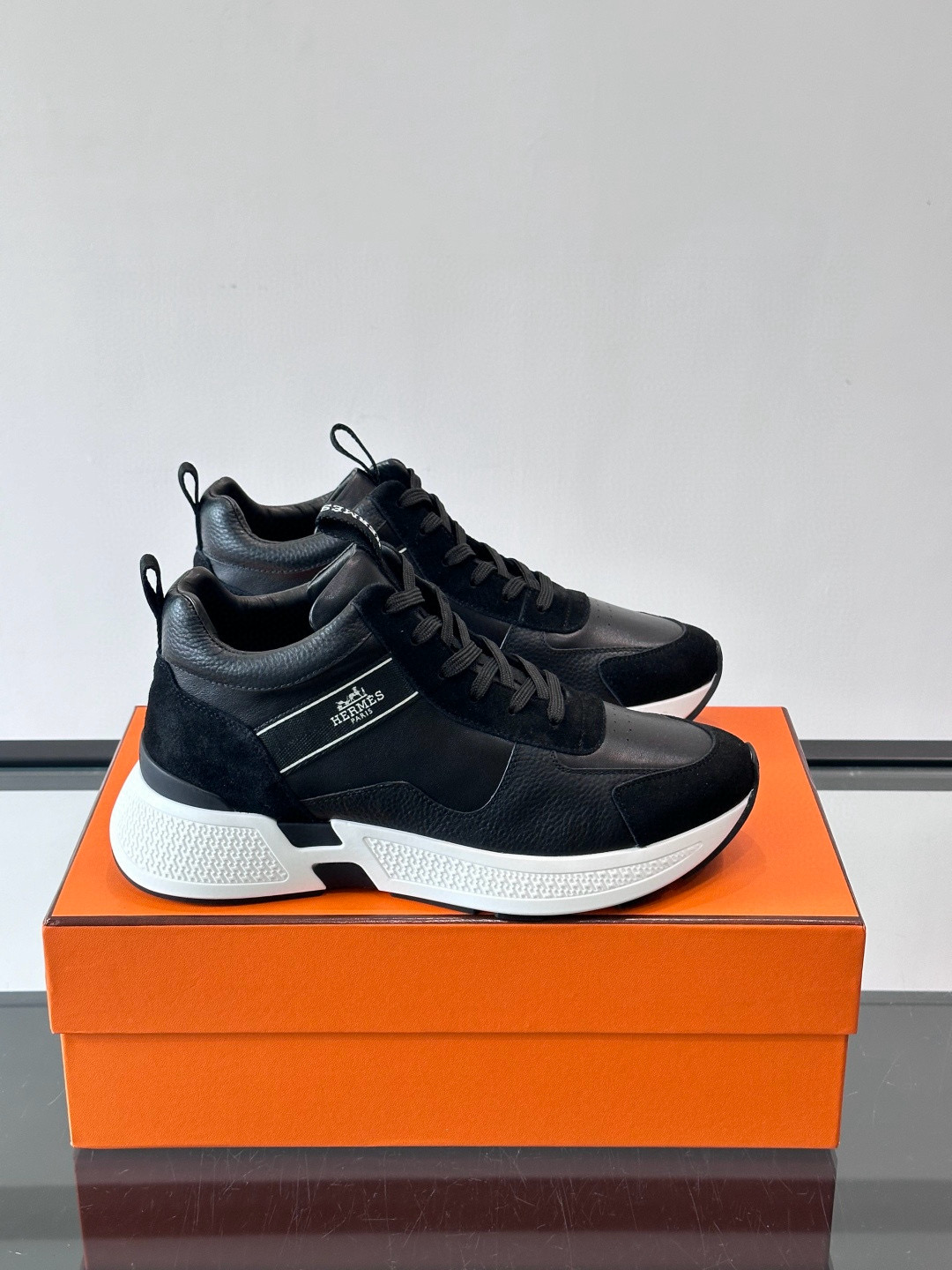 [HERMES] 에르메스 휴고 스니커즈 남성용