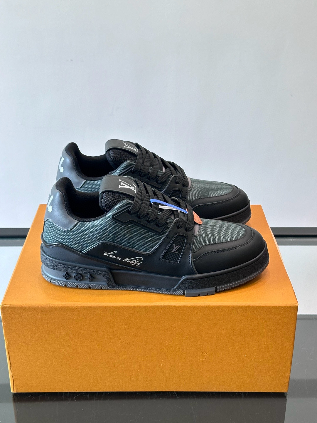 [LOUIS VUITTON] 루이비통 LV 트레이너 스니커즈 남성용