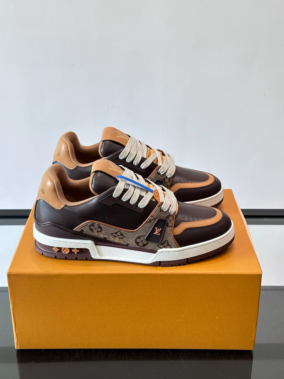 [LOUIS VUITTON] 루이비통 LV 트레이너 스니커즈 남성용
