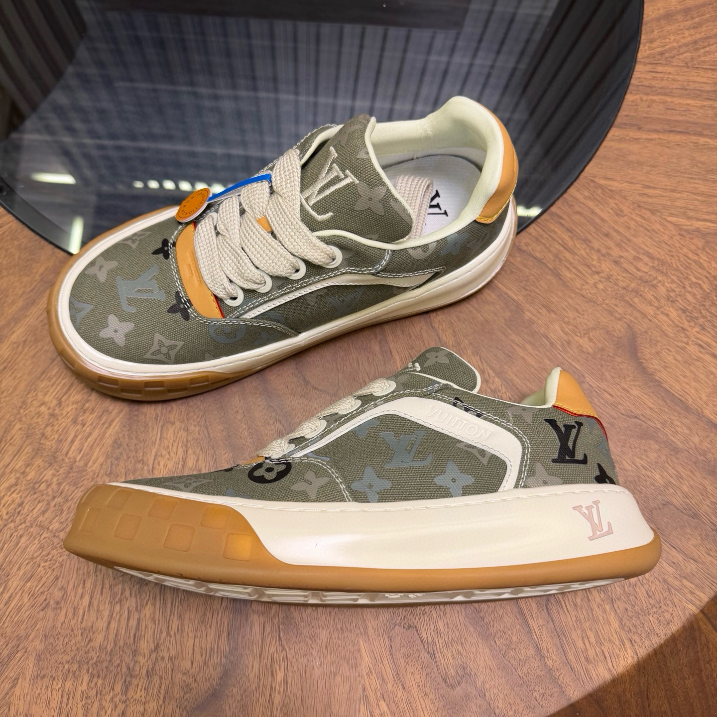 [LOUIS VUITTON] 루이비통 TILTED 틸티드 스니커즈 남녀공용